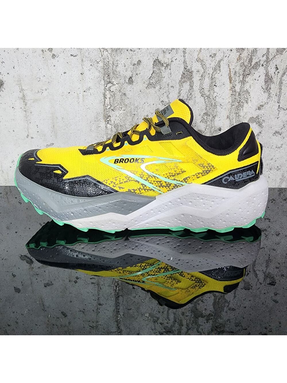 MSRP $150 Brooks Caldera 7 Trail Running Shoes Men's Size 11.5 D Yellow Hiking